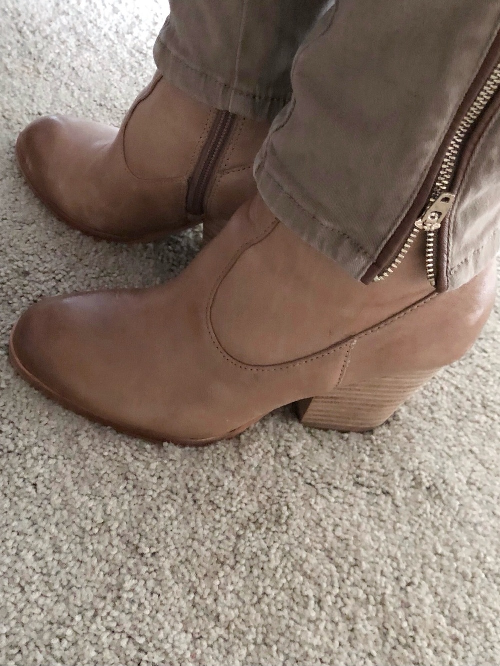 Light taupe Leather Ankle Booties